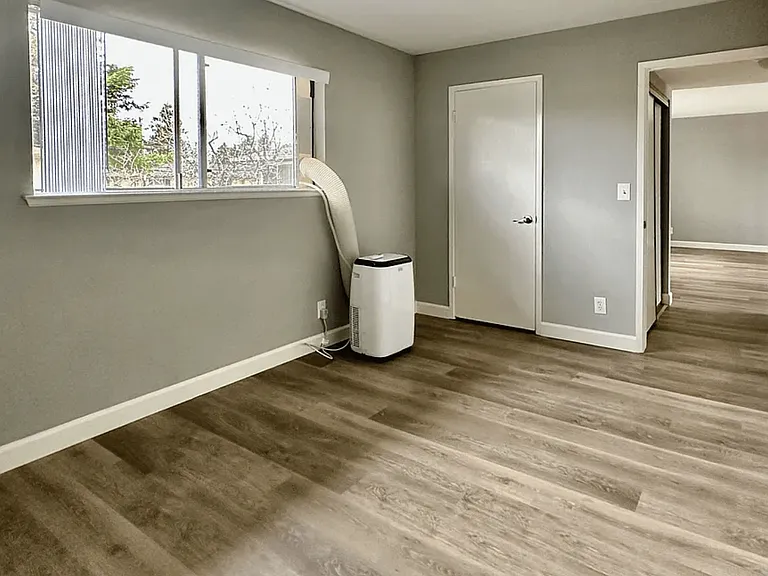 691 Ontario Ct — Photo 14