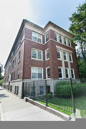 4450 N Sheridan Rd Photo 1