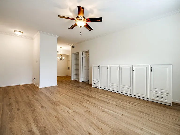 2255 Braeswood Park Dr #294 — Photo 1