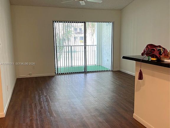 3rd image of 510 S Park Rd #22-10