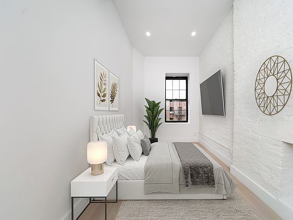 4th image of 47 Saint Marks Pl APT 4W