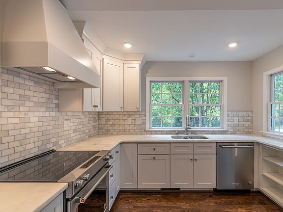 2nd image of 23 Greenhouse Ln