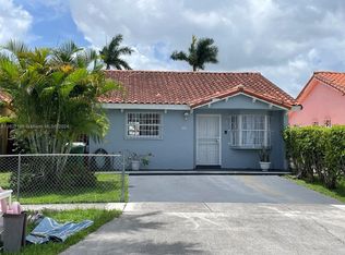 8828 NW 114th St, Hialeah Gardens, FL 33018