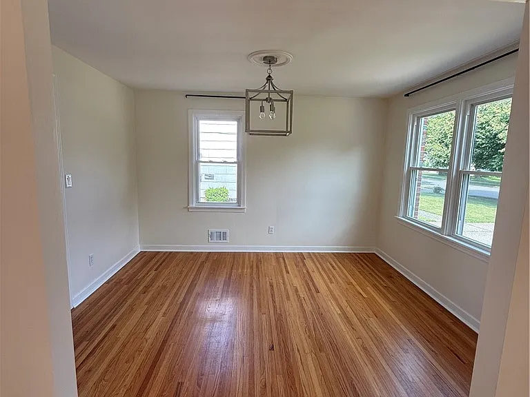 113 Argyle Ave #LOWER — Photo 10