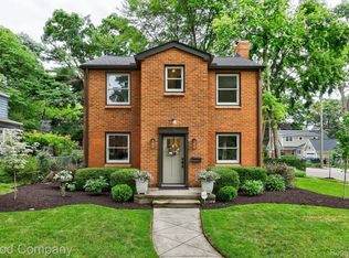 13 Fairwood Blvd, Pleasant Ridge, MI 48069