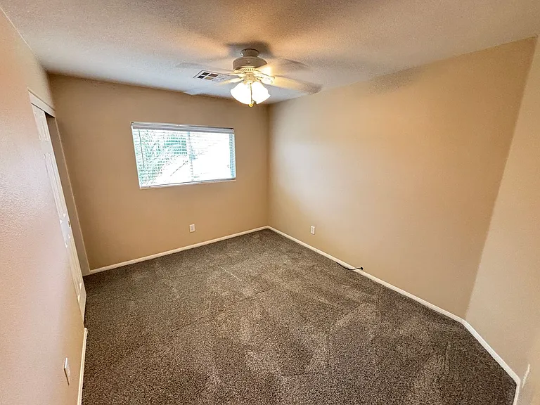 5052 Diamond Ranch Ave — Photo 23