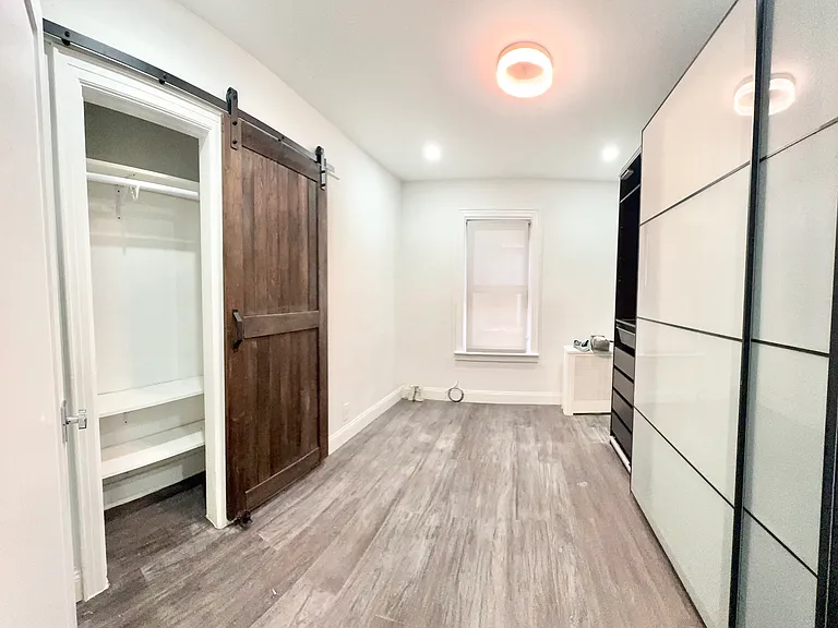 2558 E 2nd St #2F — Photo 5