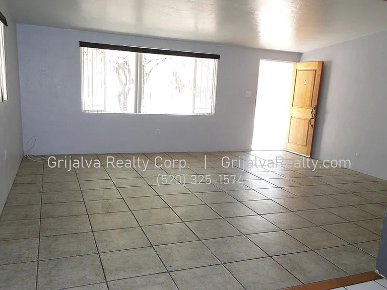 1415 E Lester St #1 & 2 — Photo 2