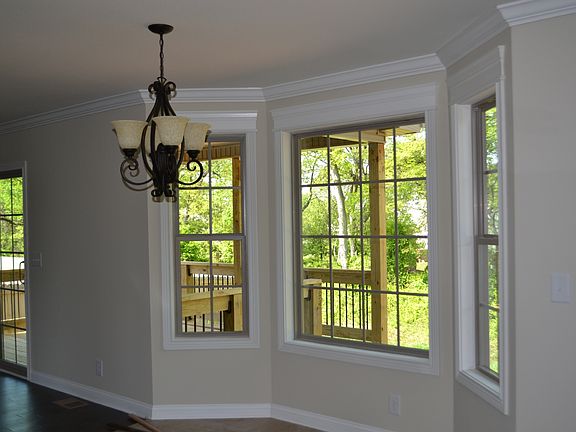 5th image of 738 Cavalier Dr