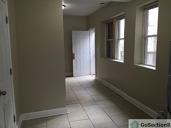 5th image of 7400 S Phillips Ave #3N
