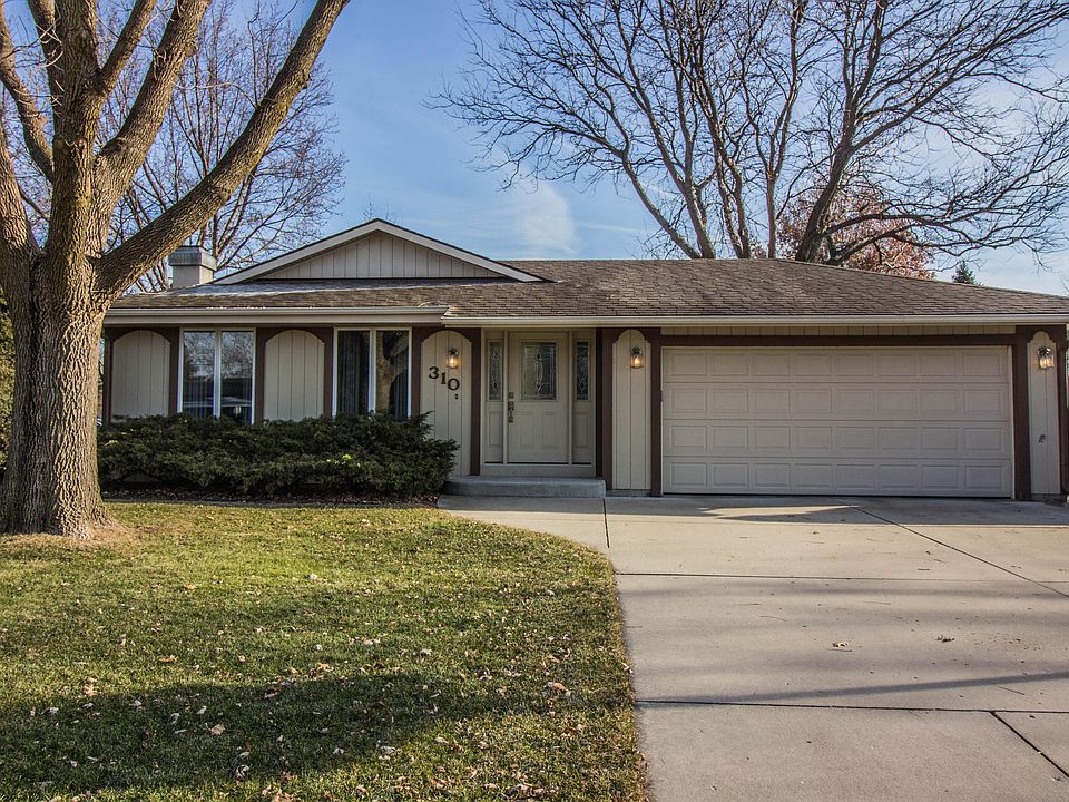 1st image of 310 Lyndhurst Dr