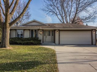 310 Lyndhurst Dr, Janesville, WI 53546