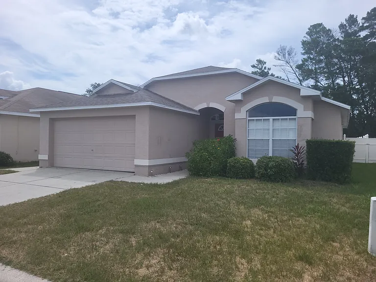 7916 Floradora Dr — Photo 2