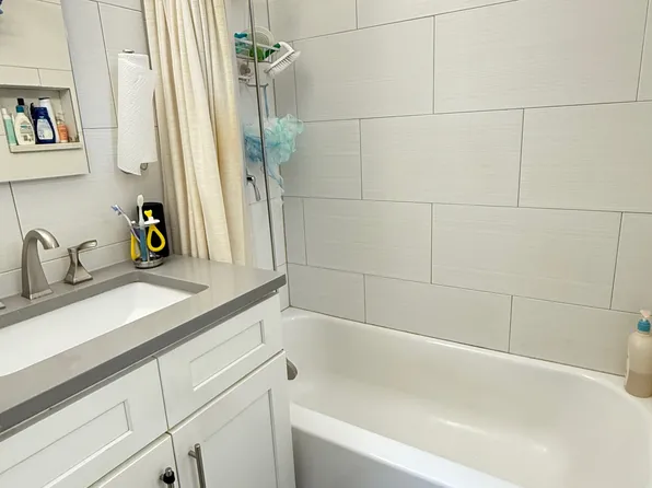 67-40 Yellowstone Boulevard image 8 of 12