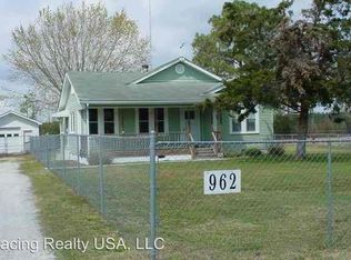 962 Hibbs Rd, Newport, NC 28570