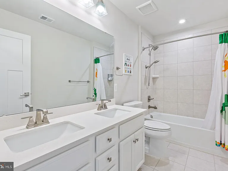 8378 Legacy Cir — Photo 30