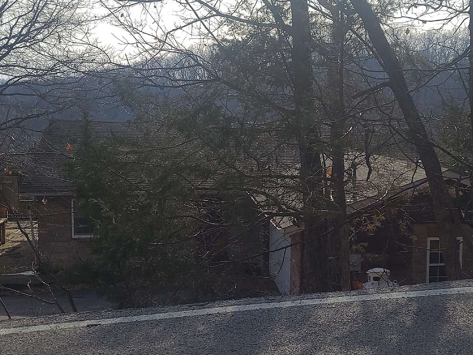 2nd image of 118 Rock Ridge Rd