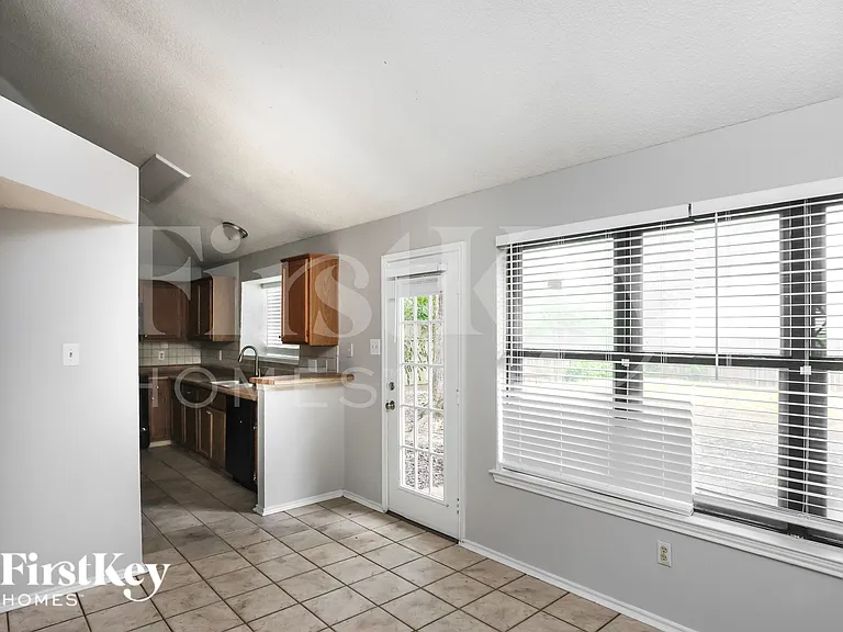 1317 Edelweiss Dr — Photo 6