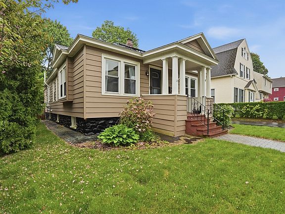 3rd image of 8 Carver St