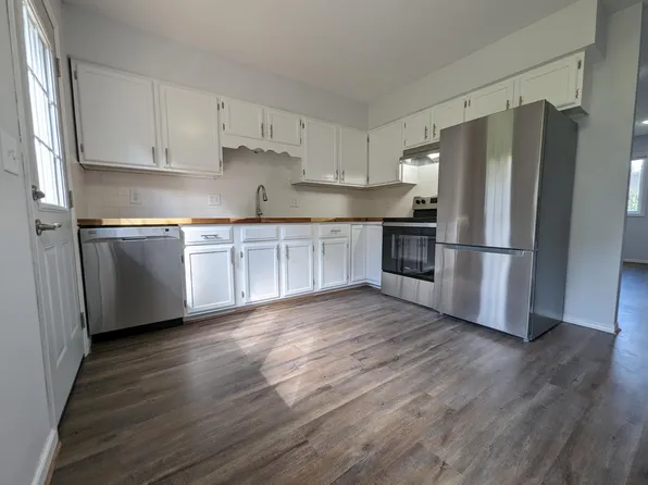 1209 Boone St #1/2, Pella, IA 50219