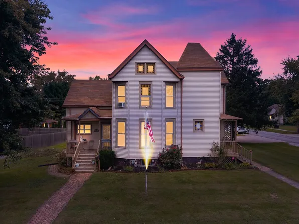 510 E Center St, Le Roy, IL 61752