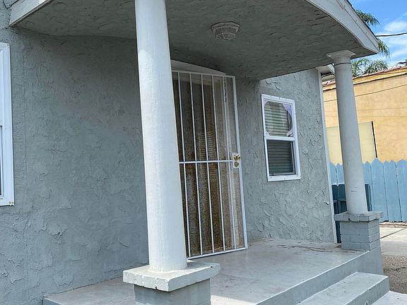 3rd image of 605 Venezia Ave
