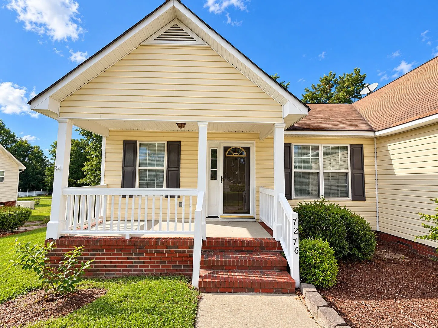 3 bed, 2.0 bath, $1,600 — Photo 2