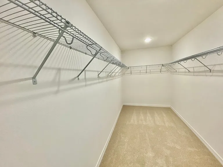 924 Avenal Ln — Photo 25