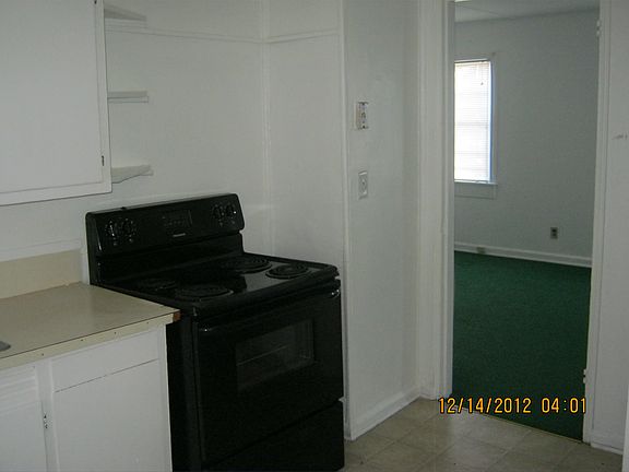 Hillhouse St 706 Kitchen2_12202012