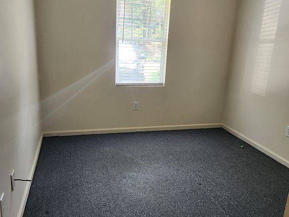 3rd image of 213 Bishop Ln #2