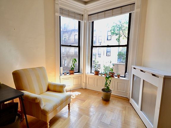 2nd image of 118 W 69th St APT 3B