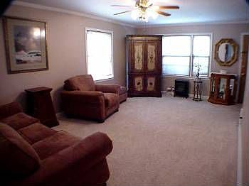 3rd image of 4871 N Santa Monica Blvd #4871