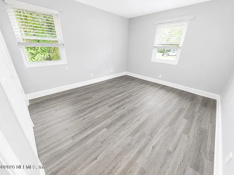 4918 N Pearl St — Photo 11