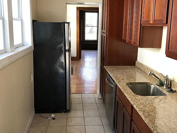 Galley Kitchen (recently renovated)