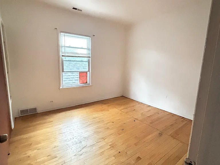 5014 W Byron St #2 — Photo 6