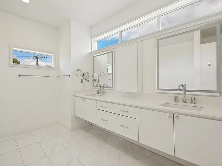 4913 Dartford Dr — Photo 12