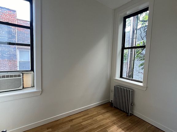 4th image of 72 Charles St APT 5R