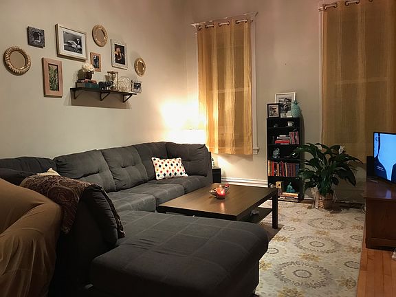 3rd image of 1628 N Marshfield Ave APT 1R