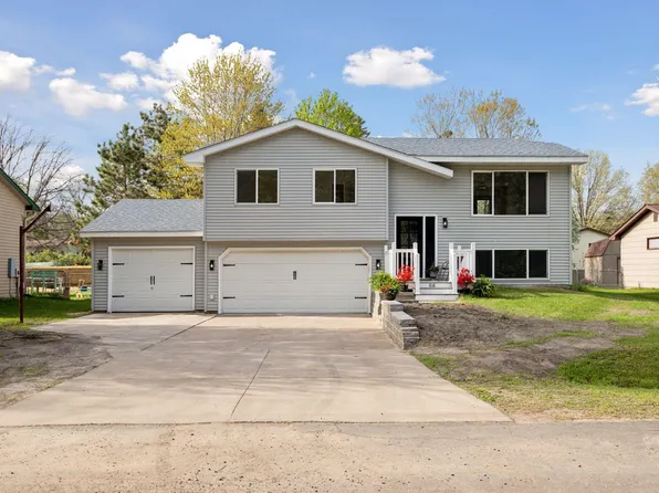 818 Olive St, Lino Lakes, MN 55014