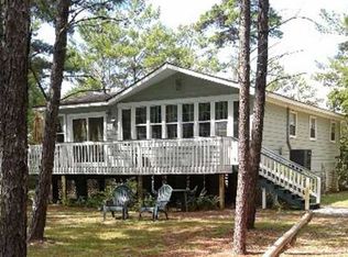 211 Folks Dr, Carrabelle, FL 32322