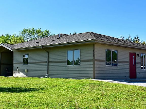 3rd image of 801 11th Ave N #De95ac037