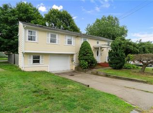 33 Eilein Ave, Cranston, RI 02920