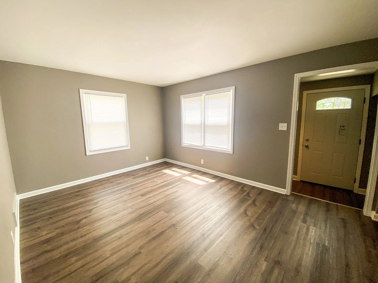4 Bedroom Single Family — Photo 3
