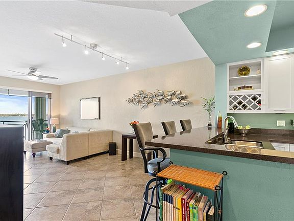 3rd image of 4717 Dolphin Cay Ln S APT 406