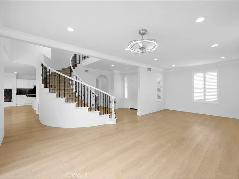 5271 Pearce Dr — Photo 8