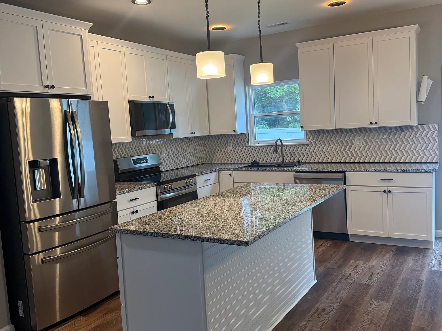 3 bed, $2,500 — Photo 3