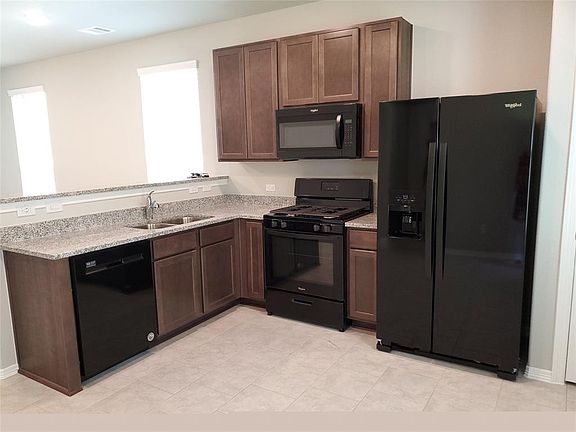 2nd image of 627 Thicket Bluff Dr