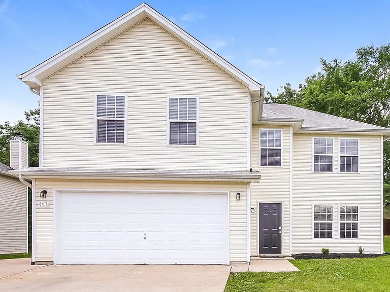 807 General Barksdale Dr — Photo 1