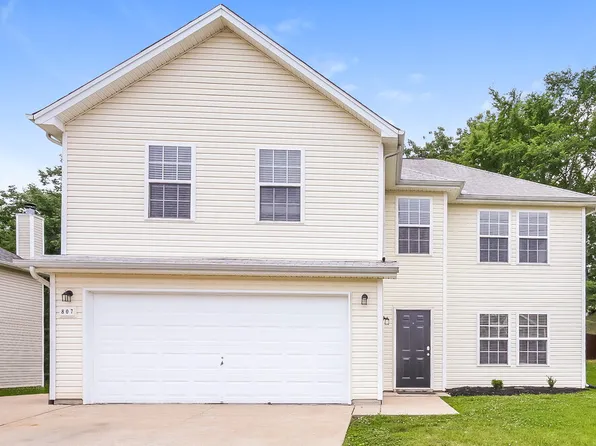 807 General Barksdale Dr, Smyrna, TN 37167