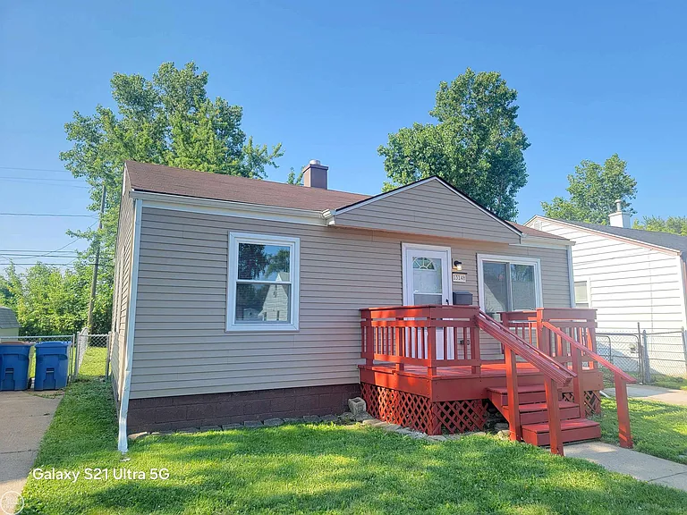 13148 Sherman Ave — Photo 2